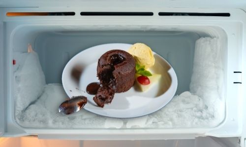 use the freezer to store warm cake