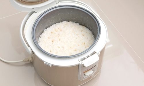 Avoid overfilling the rice cooker